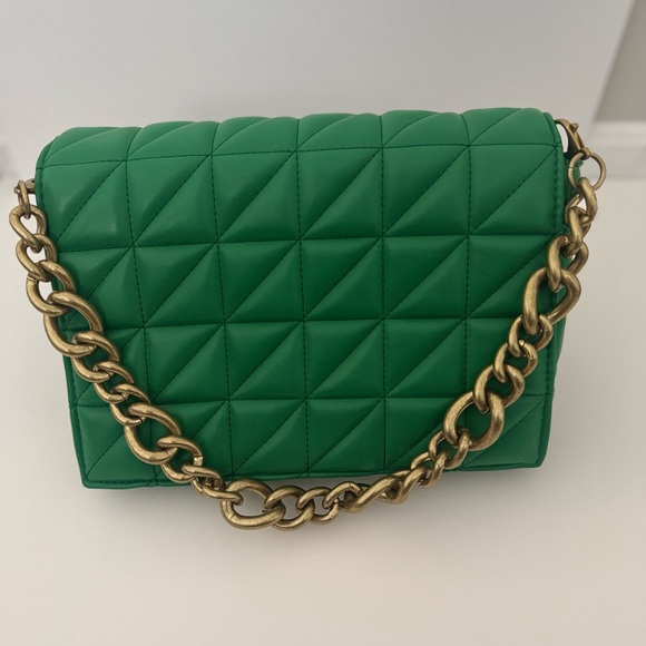 Zara Green Quilted Crossbody Bag with Gold Chain - Picture 1 of 7
